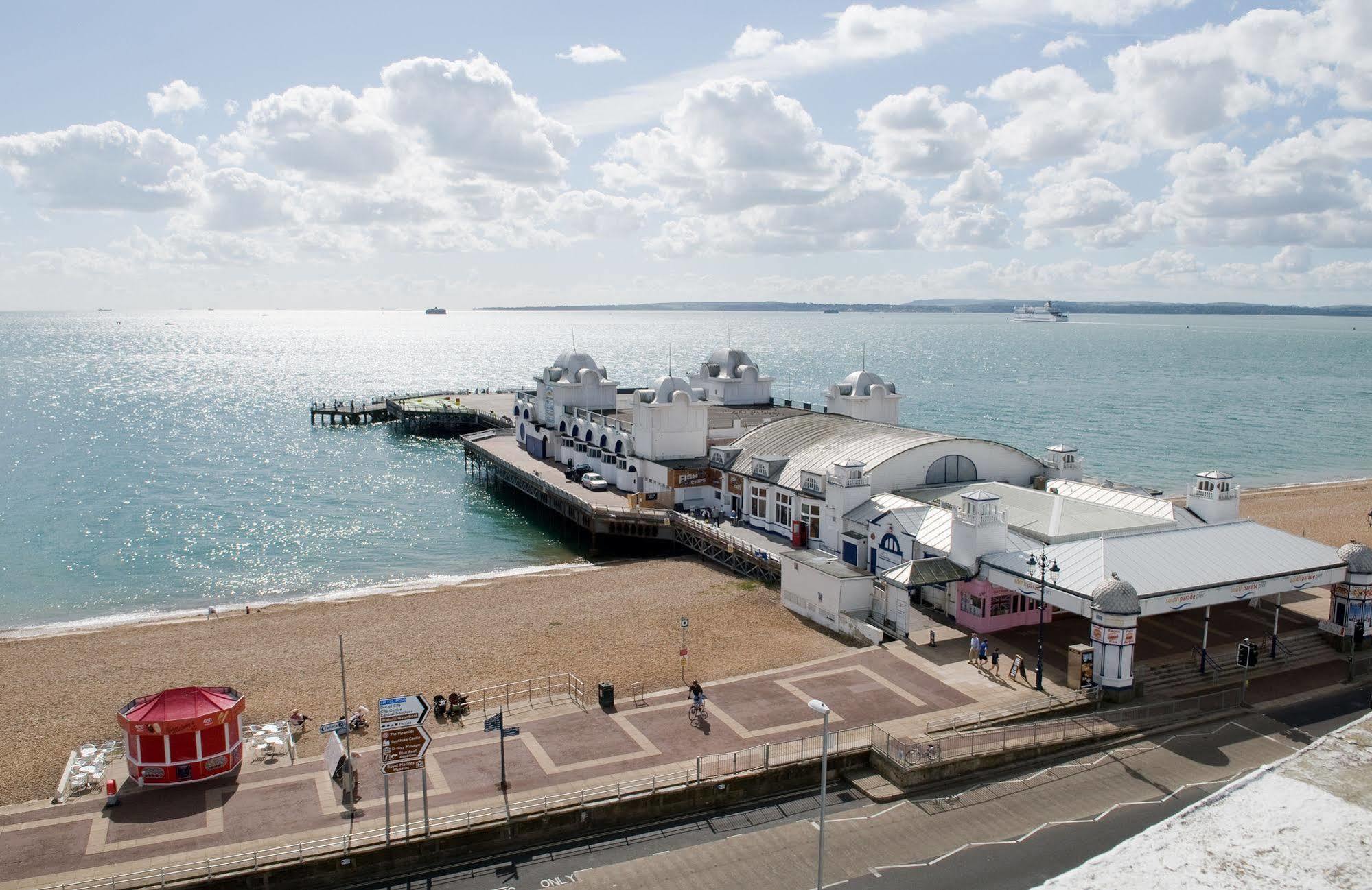 Royal Beach Hotel Southsea Extérieur photo